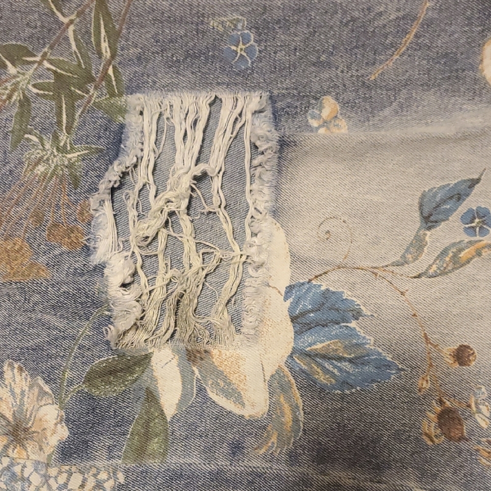 SHEIN Floral Patterned Blue Jeans 10/12 - Picture 4 of 6